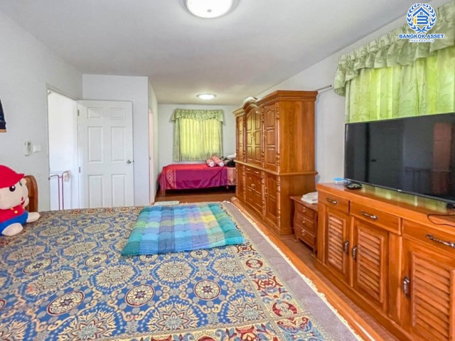 บ้านเดี่ยวมือสองย่านนนทบุรี ม.คุณาภัทร5 บ้านกล้วย-ไทรน้อย หลังมุม! เนื้อที่กว้างขวางเกือบ 60 ตร.ว. ฟังก์ชัน 4 ห้องนอน 3 ห้องน้ำ 2 ที่จอดรถ บนทำเลแห่งการเดินทาง ใกล้เซ็นทรัลเวสต์เกต และรถไฟฟ้าสายสีม่วง "สถานีคลองบางไผ่" จองเลย!